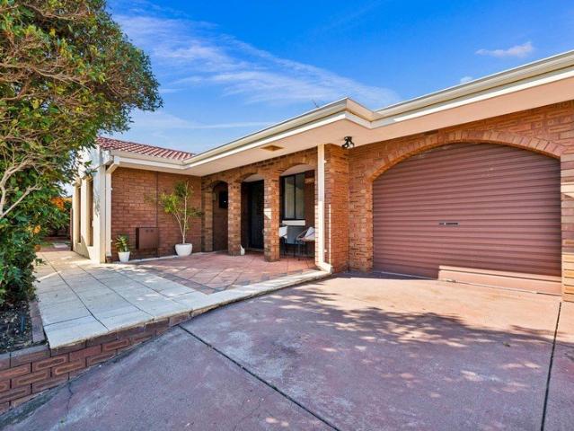Packed with Potential in a Prime Spearwood Location!