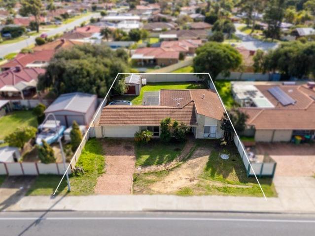 Packed with potential in sought after Woodbridge Estate
