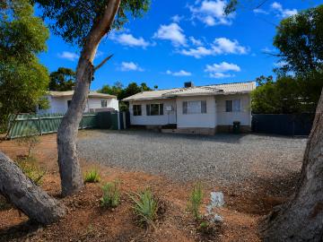 Kambalda, Londonderry, Coolgardie - Garden