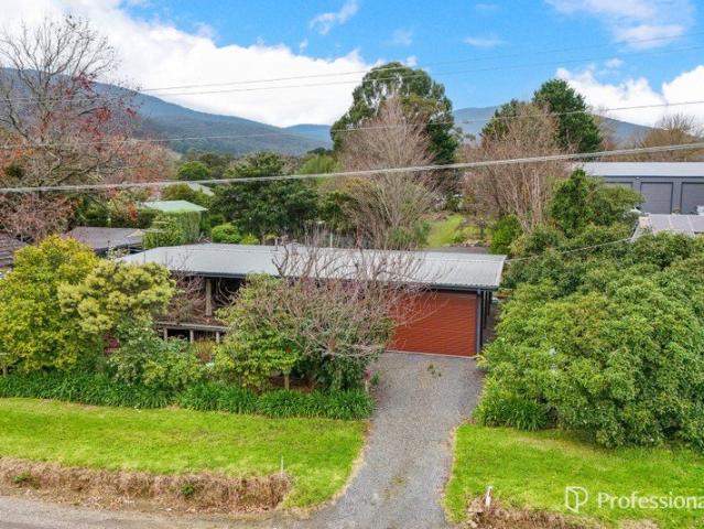 PACKED WITH POTENTIAL ON A STUNNING 1,568m2 BLOCK