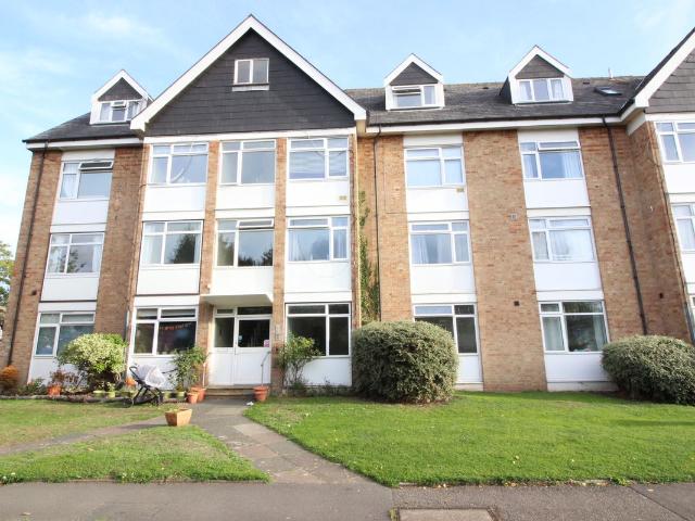 Packham Court, Farm Way, Worcester Park KT4, 2 bed flat to rent, £1,650 pcm | PrimeLocation