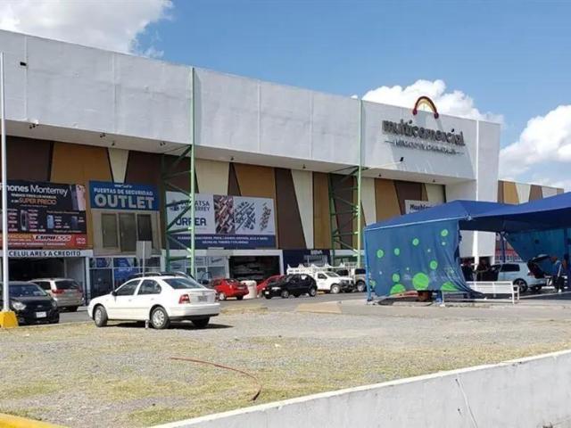Pad Comercial en Venta en Multicomercial Guadalupe para Inversionistas