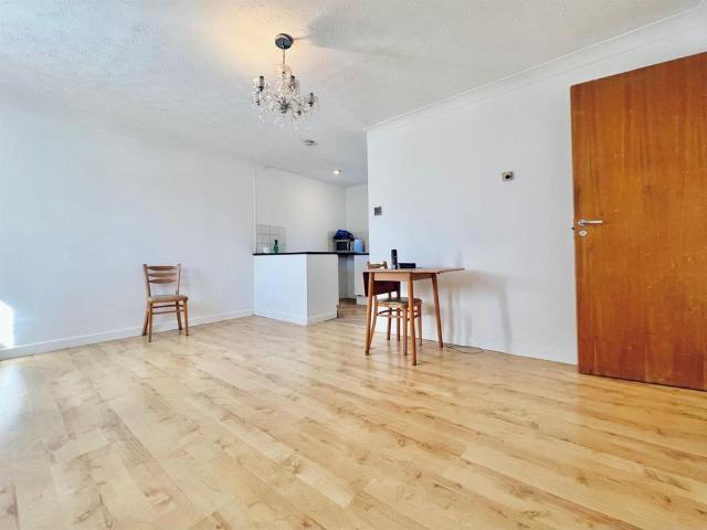 Padcroft Road, West Drayton, UB7