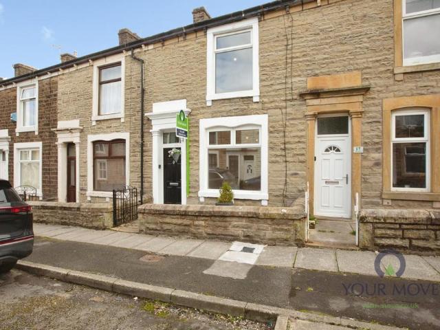 Paddock Street, Accrington BB5 2 bed terraced house to rent £850 pcm £196 pw