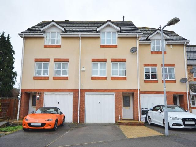 Padley Close, Chessington, Surrey. KT9, 3 bed terraced house to rent, £2,400 pcm | PrimeLocation