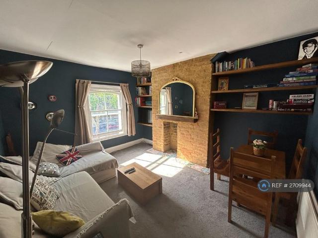 Page Green Terrace, London, N15 1 bed flat to rent £2,095 pcm £483 pw