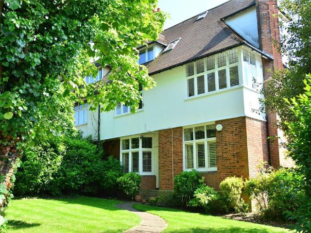 Page Heath Lane, Bickley, Kent, BR1 3 bed maisonette to rent £2,300 pcm £531 pw