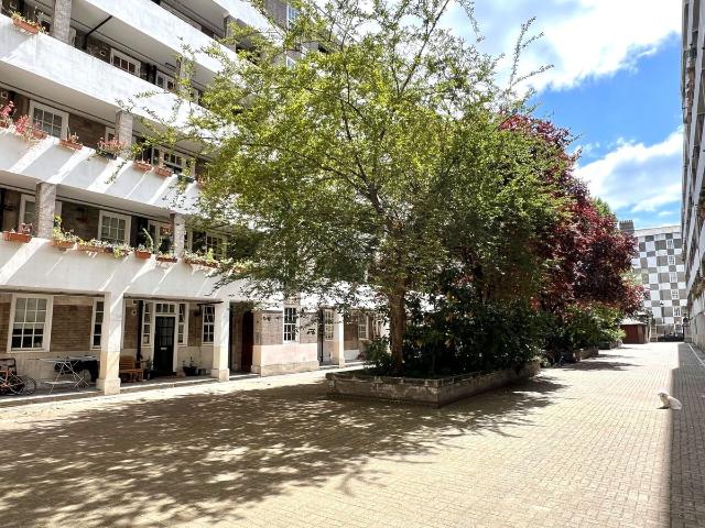 Page Street, London SW1P, 2 bed flat to rent, £2,925 pcm | PrimeLocation