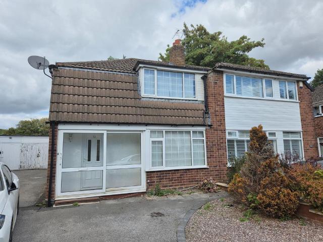 Pages Close, Sutton Coldfield, B75 3 bed semi detached house to rent £1,400 pcm £323 pw