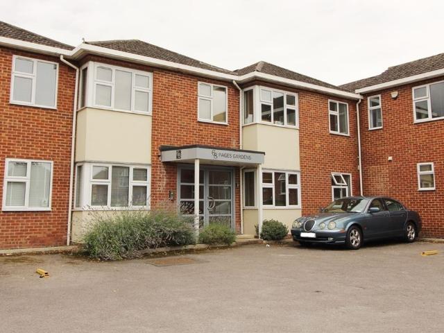 Pages Gardens, Reading RG8, Studio to rent, £850 pcm | PrimeLocation