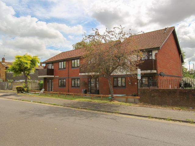 Paget Road, Hillingdon UB10, 1 bed flat to rent, £1,200 pcm | PrimeLocation