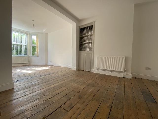 Paget Street, Grangetown CF11, 2 bed flat to rent, £1,150 pcm | PrimeLocation