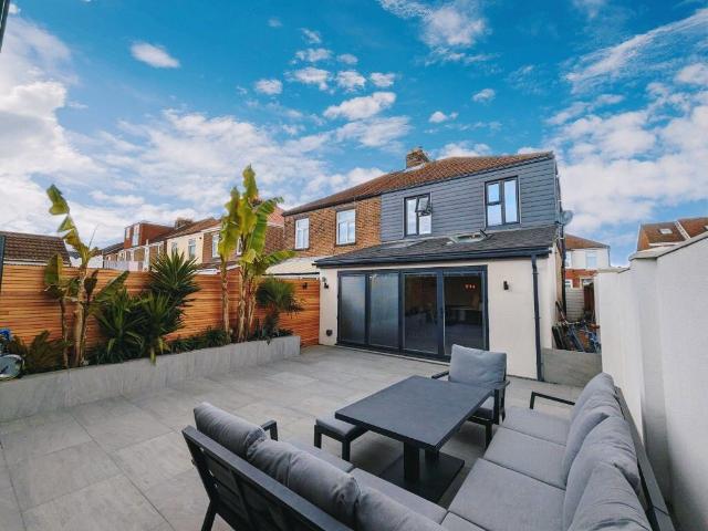 Paignton Avenue, Portsmouth PO3, 3 bed property to rent, £2,200 pcm | PrimeLocation
