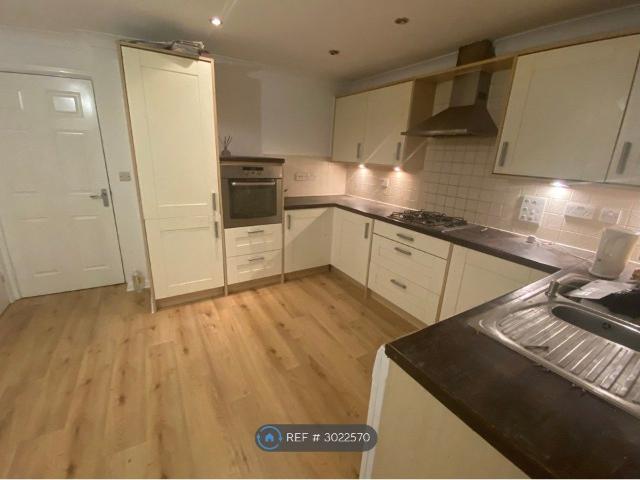 Paignton Close, Romford RM3, 4 bed terraced house to rent, £2,500 pcm | PrimeLocation