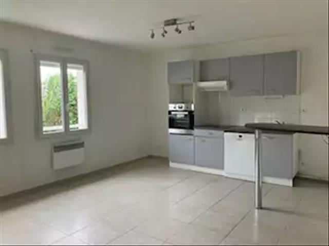 Paillet 33550 Location appartement 3 pièces t3 au dernier étage terrasse
