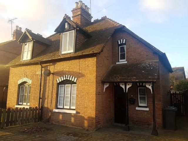 Painswick Road, Gloucester, GL4 3 bed house to rent £1,100 pcm £254 pw
