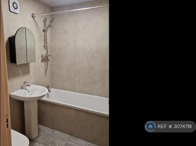Paisley Road, Renfrew, PA4 2 bed flat to rent £950 pcm £219 pw