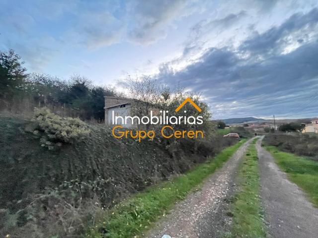 PAJAR DE 64M2 CON TERRENO DE 911M2 EN VILLAR DE TORRE