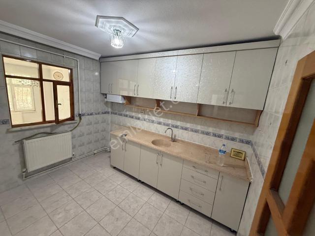 Pak Yapıdan Kiralık Daire 3+1 Doğalgazlı Yüksek Giriş Kapalı Mutfak