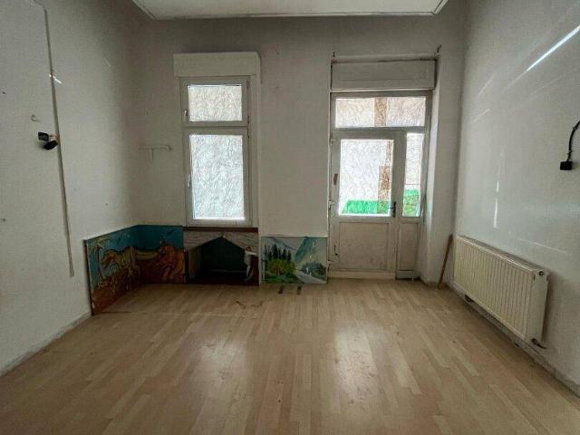 Paket !2 Sanierungsbedürftige Wohnungen !