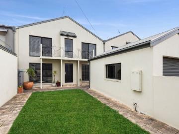 Pako & CBD Precinct Two Story Townhouse
