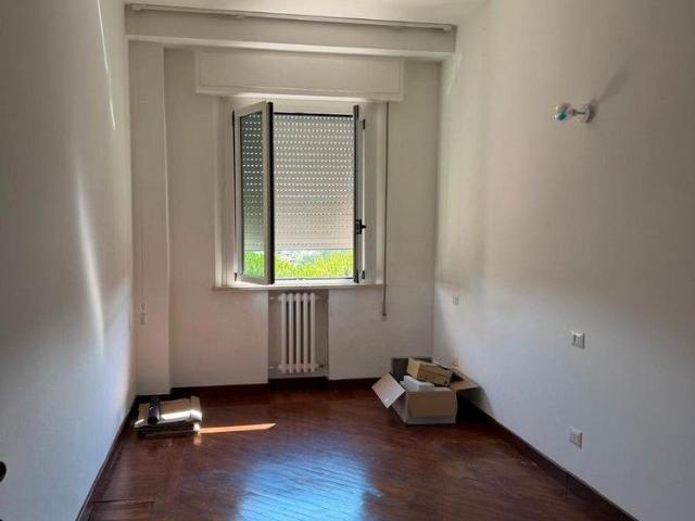 Palacongressi 3+2 con 2 camere da letto e garage