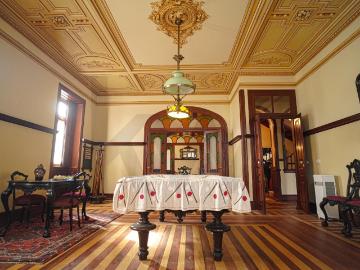 Palacete único dos anos 30 do séc. Xx ergue se no coração de. 648m² Alcanena e Vila Moreira