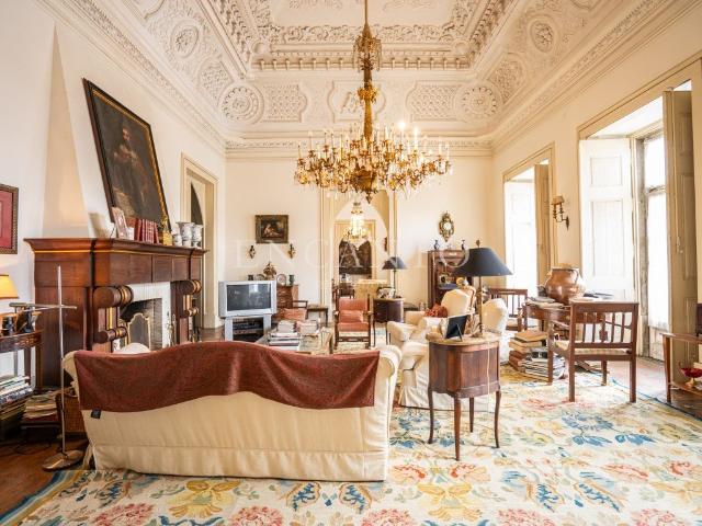 Palacete Vitoriano Gótico de 1857 no Coração do Alentejo 1610m² Reguengos De Monsaraz