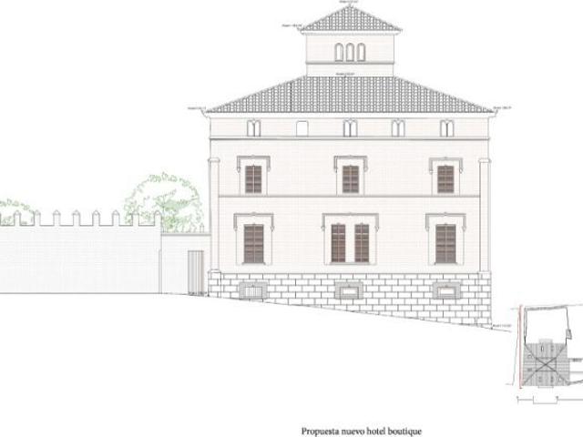 Palacete histórico con jardín y torreón en el casco antiguo de Sineu