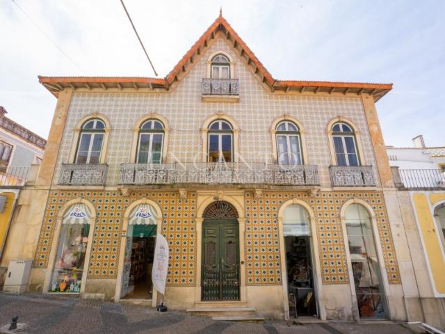 Palacete Histórico de 1894 no Centro de Abrantes