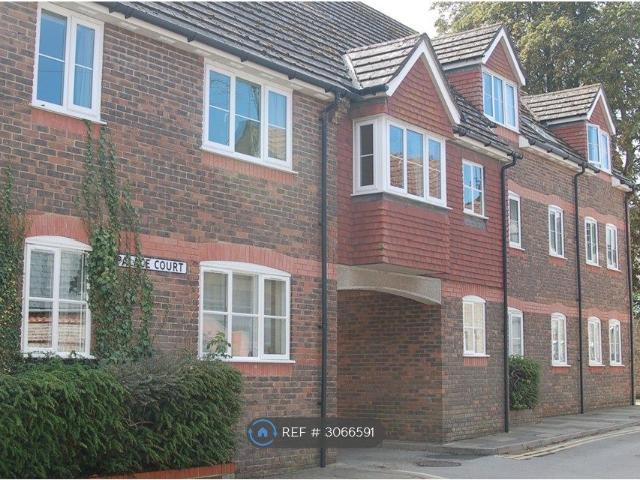 Palace Court, Dorchester DT1, 2 bed flat to rent, £1,200 pcm | PrimeLocation