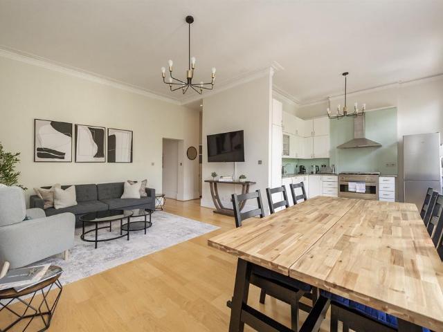 Palace Court, London, W2 2 bed flat to rent £9,100 pcm £2,100 pw