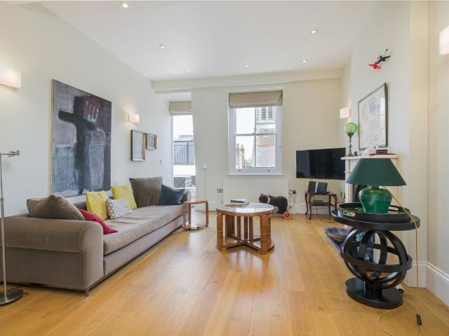 Palace Court, London W2, 3 bed flat to rent, £5,915 pcm | PrimeLocation