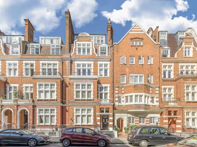 Palace Court, London W2 4 bed flat to rent £5,500 pcm £1,269 pw