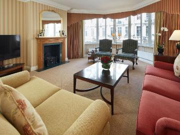 Palace Gate, London W8, 2 bed flat to rent, £16,467 pcm | PrimeLocation