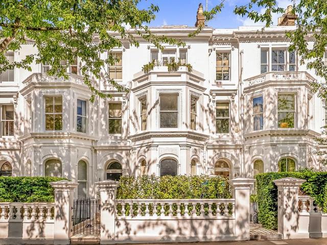 Palace Gardens Terrace, Kensington. 4 bed house to rent £34,992 pcm £8,075 pw