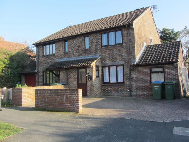 Palace Drive, Weybridge KT13, 3 bed detached house to rent, £2,500 pcm | PrimeLocation