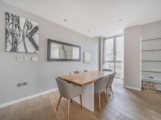 Palace Street, St James's Park. 2 bed flat to rent £7,800 pcm £1,800 pw