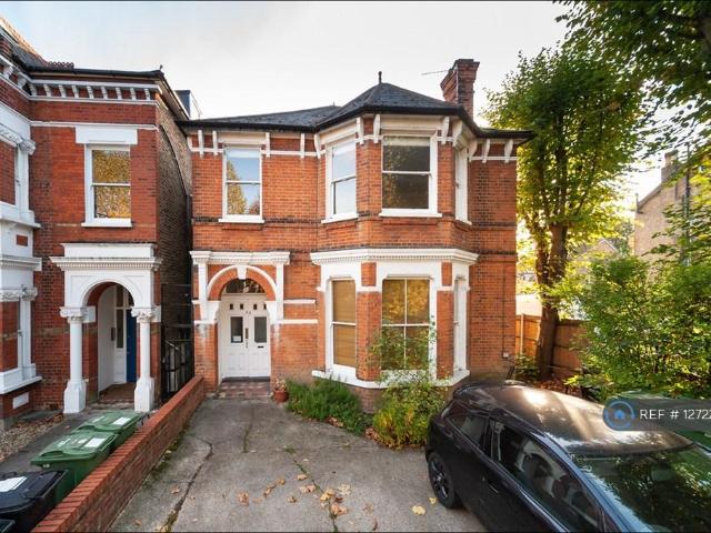 Palace Road, London, SW2 1 bed flat to rent £1,575 pcm £363 pw