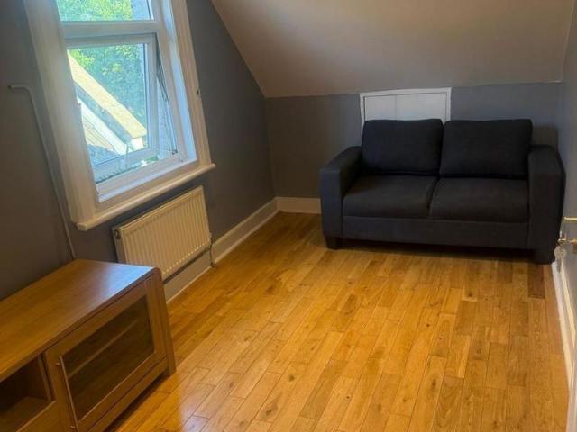 Palace Road, London SW2 2 bed property to rent £1,950 pcm £450 pw