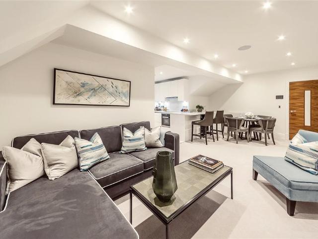 Palace Wharf 2 bed apartment to rent £5,872 pcm £1,355 pw