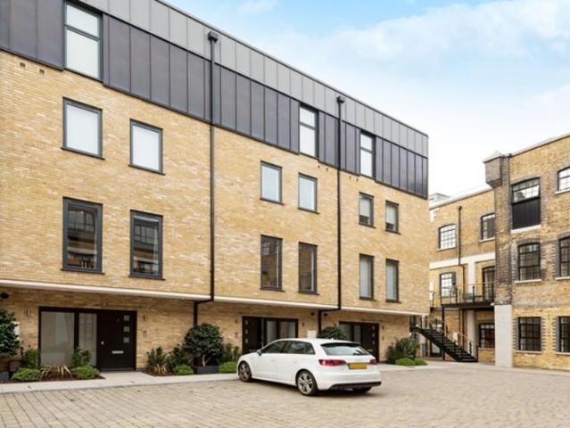 Palace Wharf, 6 23 Rainville Road, London, W6 9UF, United Kingdom | 3 bed townhouse for rent #137933724 | Rentberry