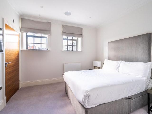 Palace Wharf, Hammersmith, London, W6 2 bed flat to rent £4,117 pcm £950 pw