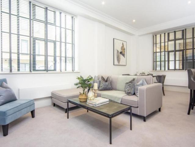 Palace Wharf, London 1 bed flat to rent £3,423 pcm £790 pw