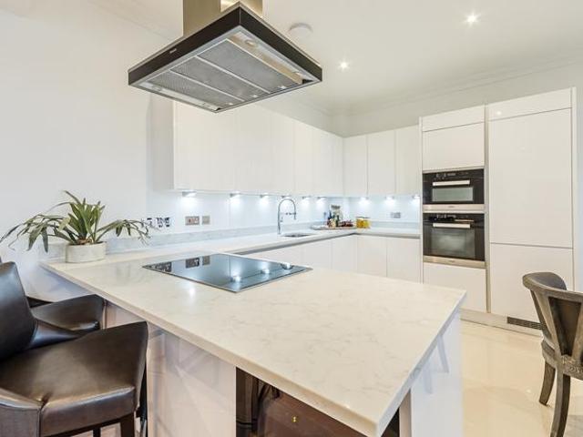 Palace Wharf W6 2 bed flat to rent £4,680 pcm £1,080 pw