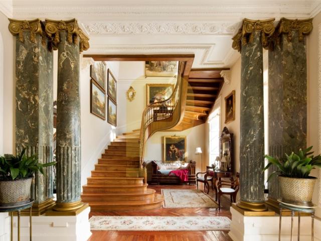 Palácio de Luxo com Instalações Hipicas