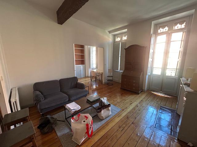 Palais de Justice/Carmes T2bis 69m2