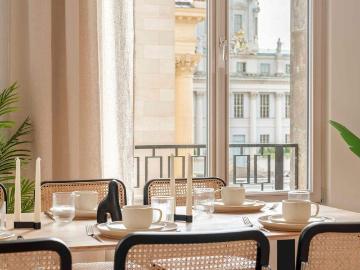 Palais Marché Beeindruckende Symbiose aus Eleganz und Komfort direkt am Alten Markt 2. Etage