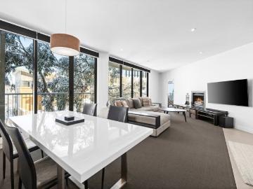 Palatial Alpine Living with Garage & Lift Access