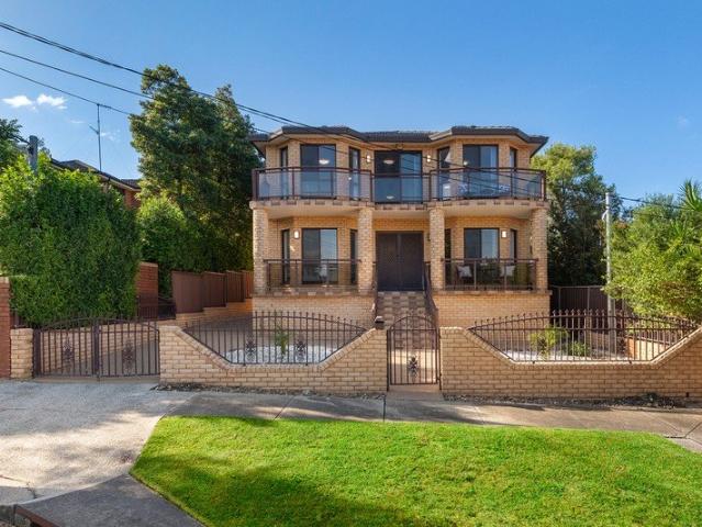 Palatial family residence